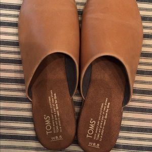 TOMS tan mule shoes 8.5 Women’s